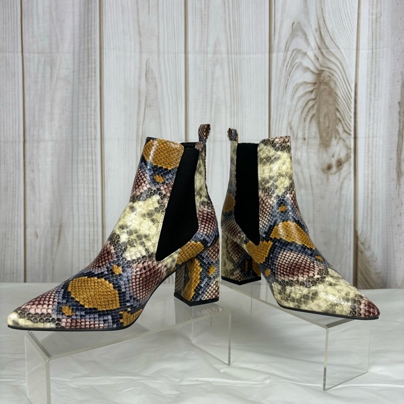 Snakeskin Colorful Pointed Toe Slip-On Sculptured Chunky Heel Ankle Booties - Picture 1 of 10